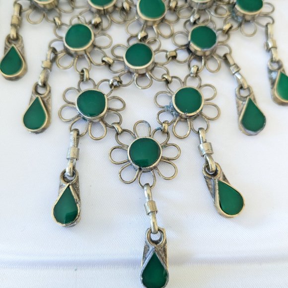 Vintage Malachite Daisy Necklace - Picture 3 of 5
